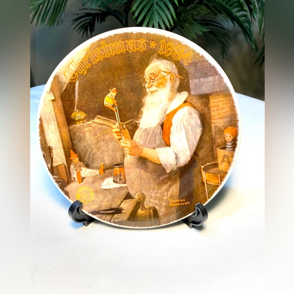 Norman Rockwell Christmas 1984 Plate Santa in His Workshop E. Knowles